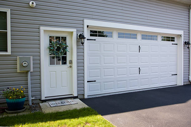 24/7 Emergency Garage Door Panel Replacement experts in La Verne, CA